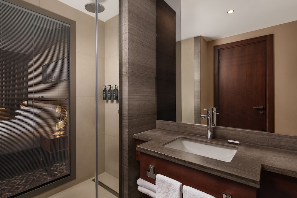 Deluxe Room, 1 King Bed