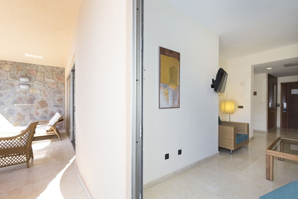 Junior Suite (3 adults) - Photo 4