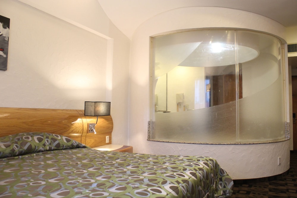 Deluxe Room, Jetted Tub