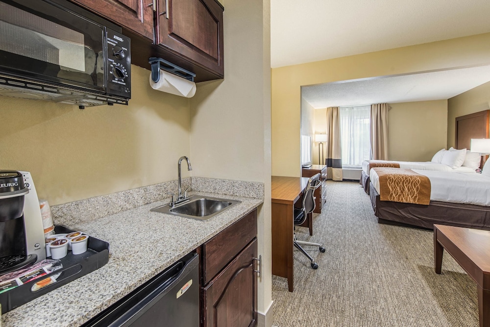 Suite, Multiple Beds, Non Smoking (2 Double and 1 Person Sofa Bed)