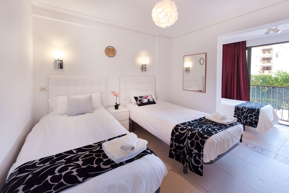 Comfort Apartment, 2 Bedrooms, Kitchen, Beach View photo 3