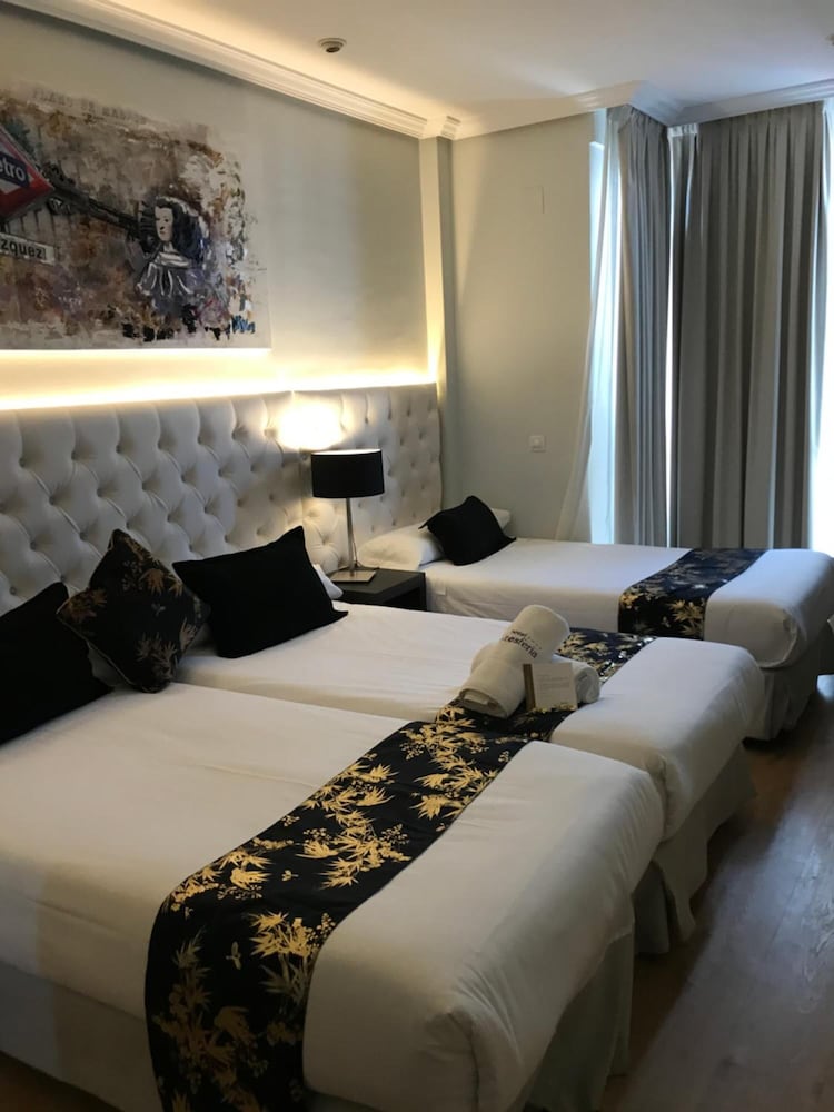 Twin Room (with extra bed) photo 3