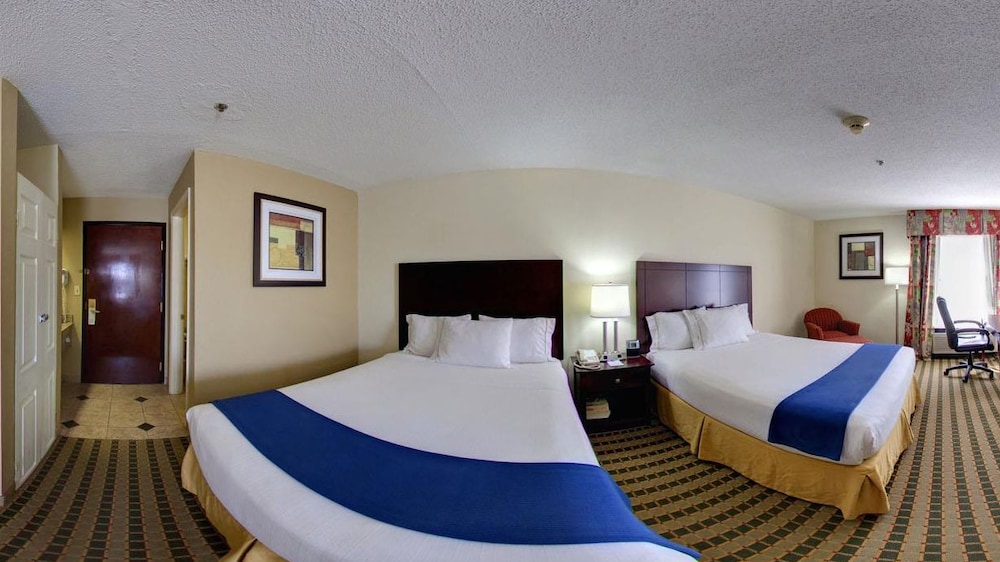 Standard Room, 2 Queen Beds, Non Smoking, Microwave - Photo 2