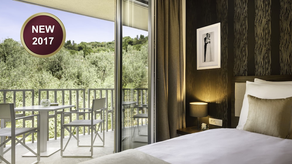 Standard Twin Room, Balcony photo 2