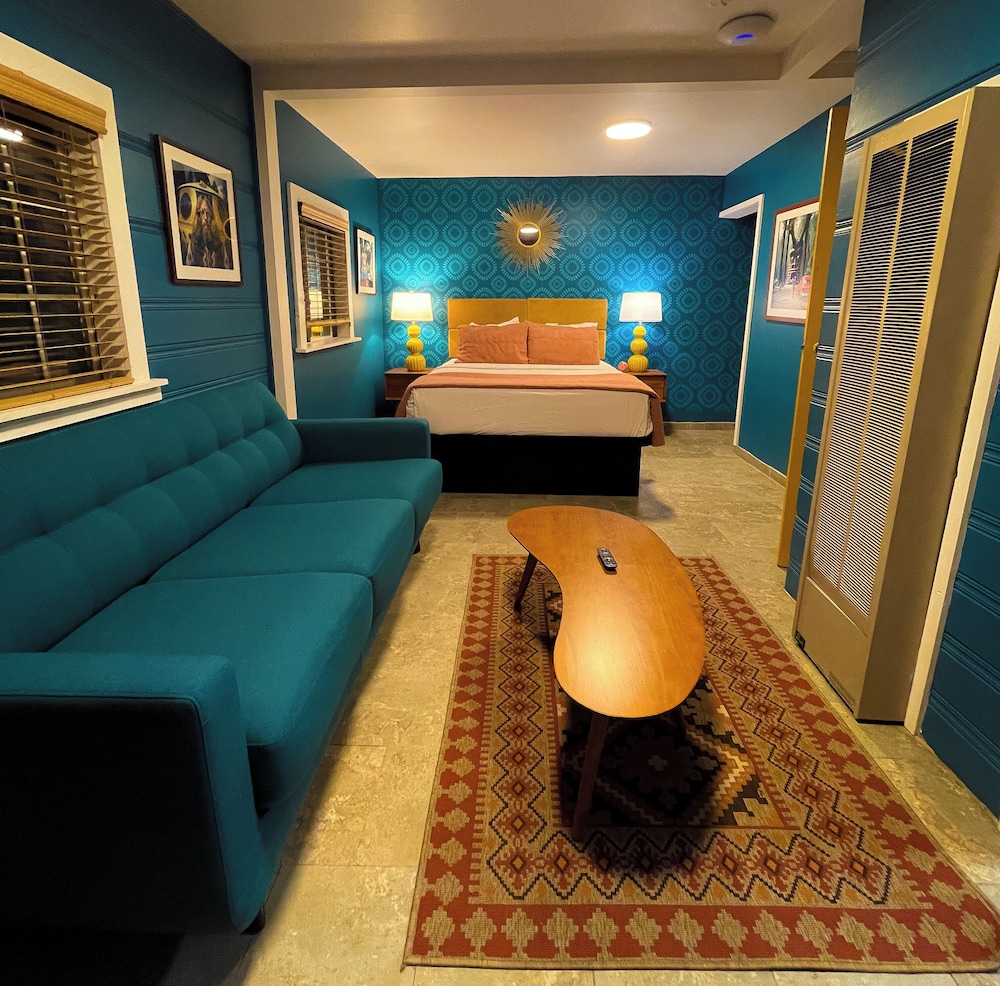 Studio, 1 Queen Bed with Sofa bed