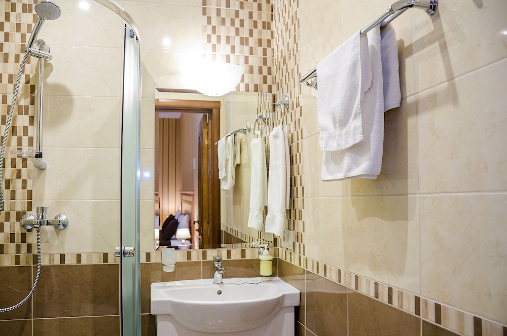 Deluxe Double or Twin Room, 1 Bedroom, Ground Floor photo 3