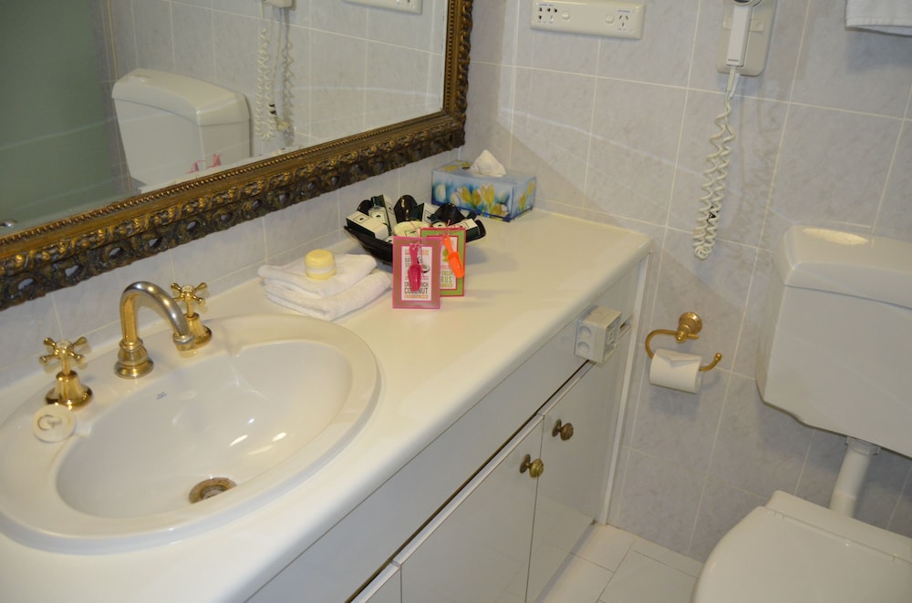 BayView Spa Suite thumbnail 5