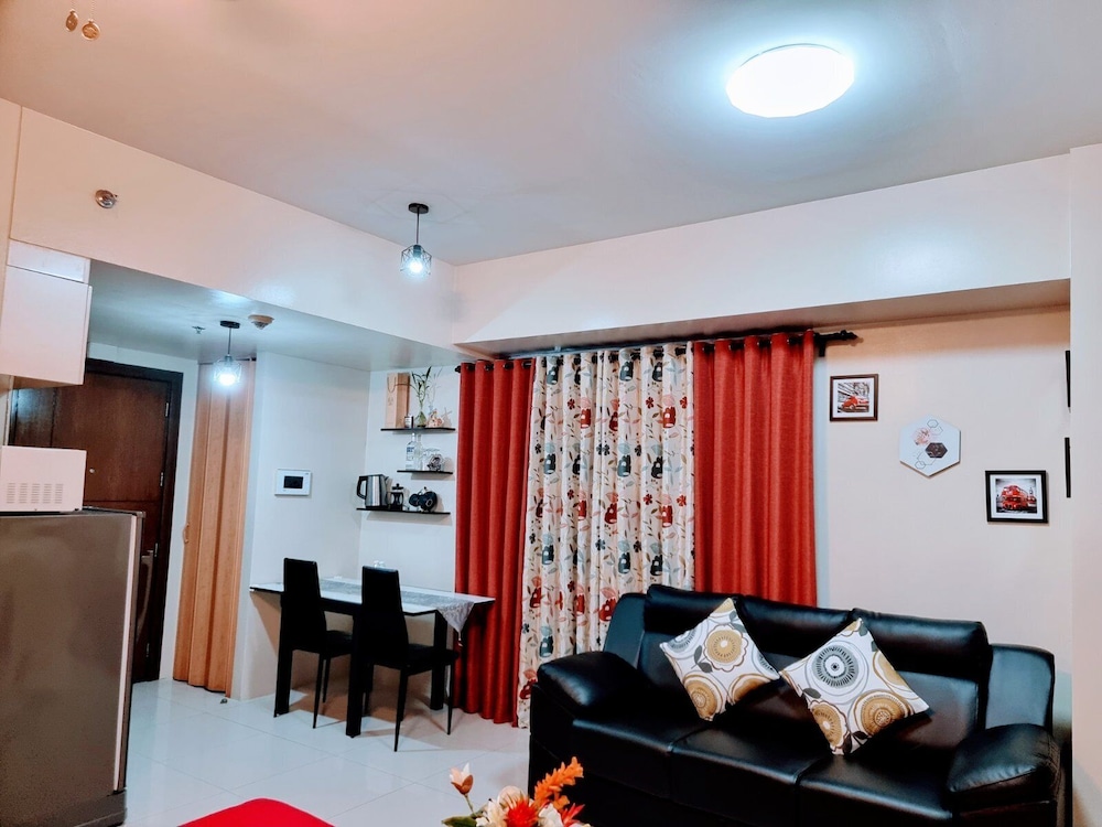 Standard Studio, 1 Queen Bed, Balcony photo 1