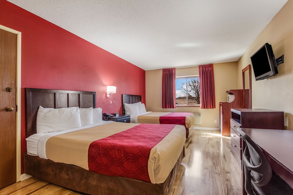Standard Room, 2 Queen Beds, Non Smoking - Photo 4