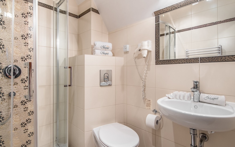 Classic Quadruple Room photo 2
