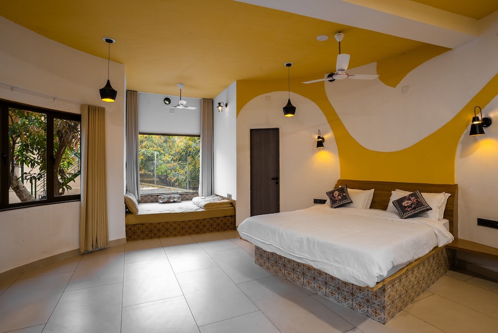 Luxury Suite, Garden View