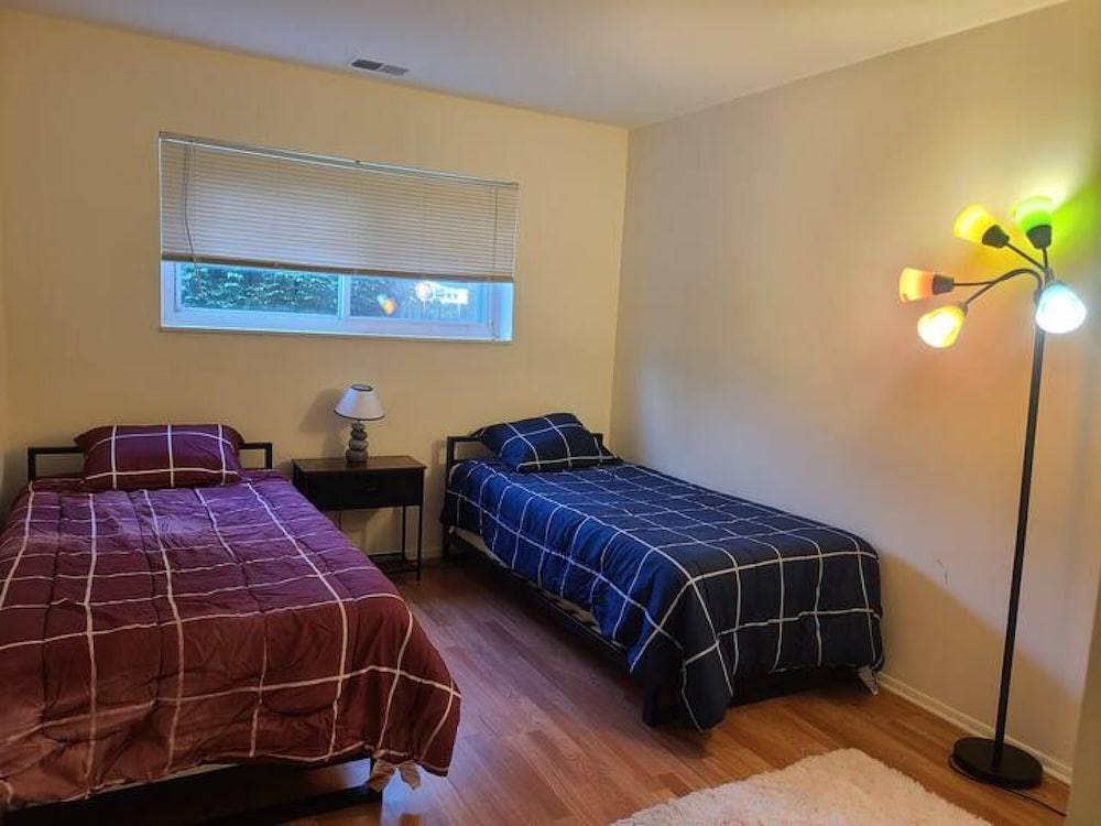 2BR 2B Clean Spacious Great Location, Photo 19