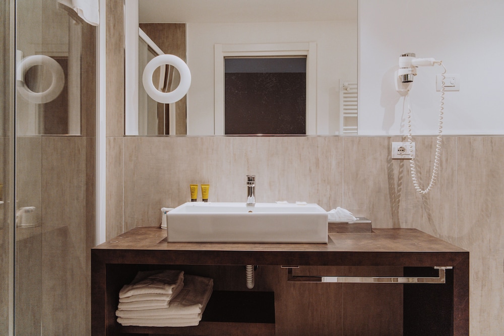 Luxury Triple Room photo 3