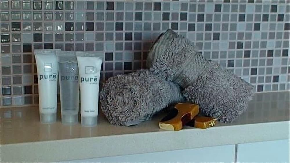 Standard Suite, 2 Bedrooms, Non Smoking, Kitchen (Curlew Villa - Nightly) photo 3