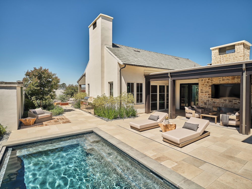 Room, 4 Bedrooms (Vineyard Home)