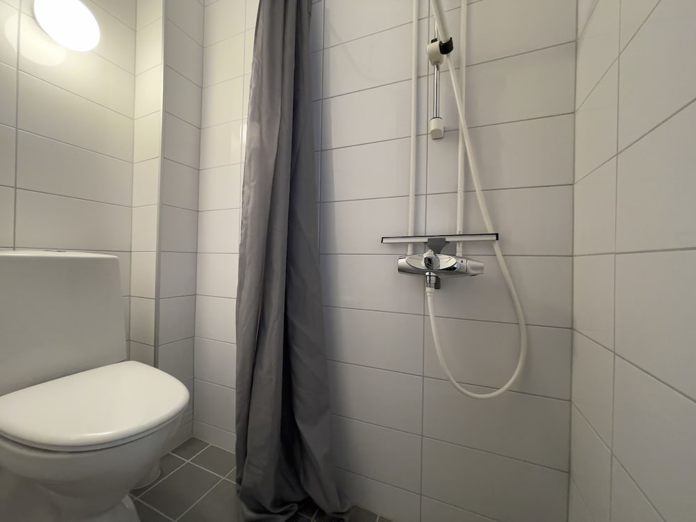 Basic Twin Room - Photo 6