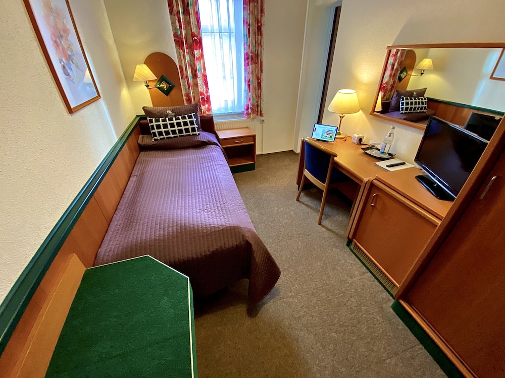 Economy Single Room
