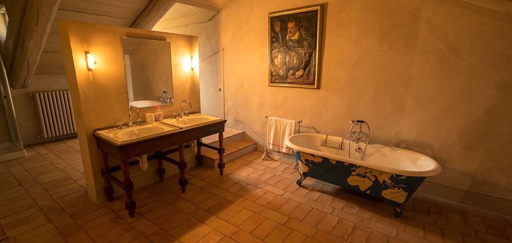 Twin Room, 1 Bedroom, Shared Bathroom, Garden View photo 3