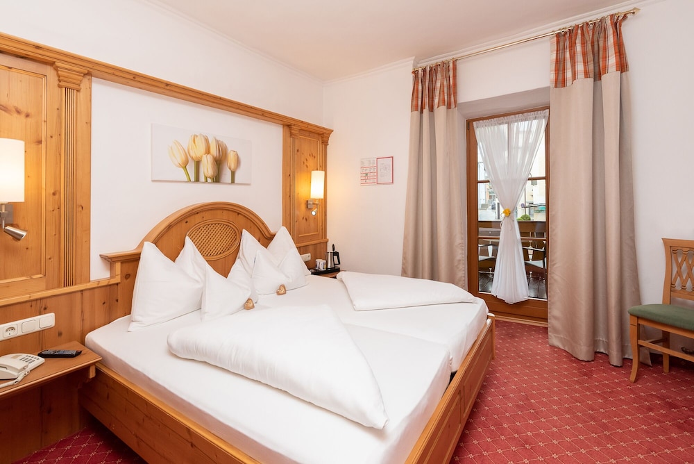 Basic Double Room photo 2