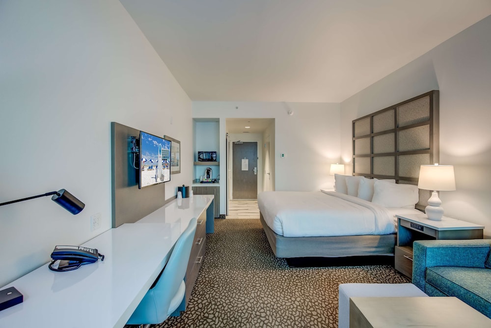 Standard Room, Multiple Beds, Refrigerator & Microwave (with Sofabed) photo 2