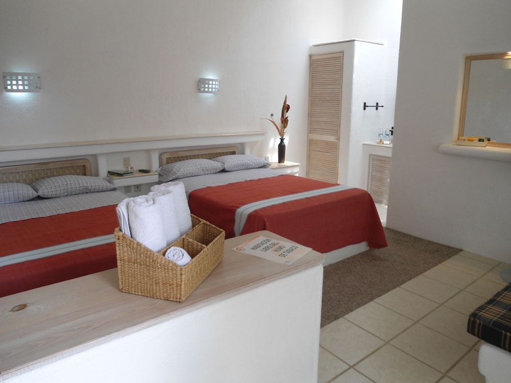 Standard Room, 2 Double Beds photo 2