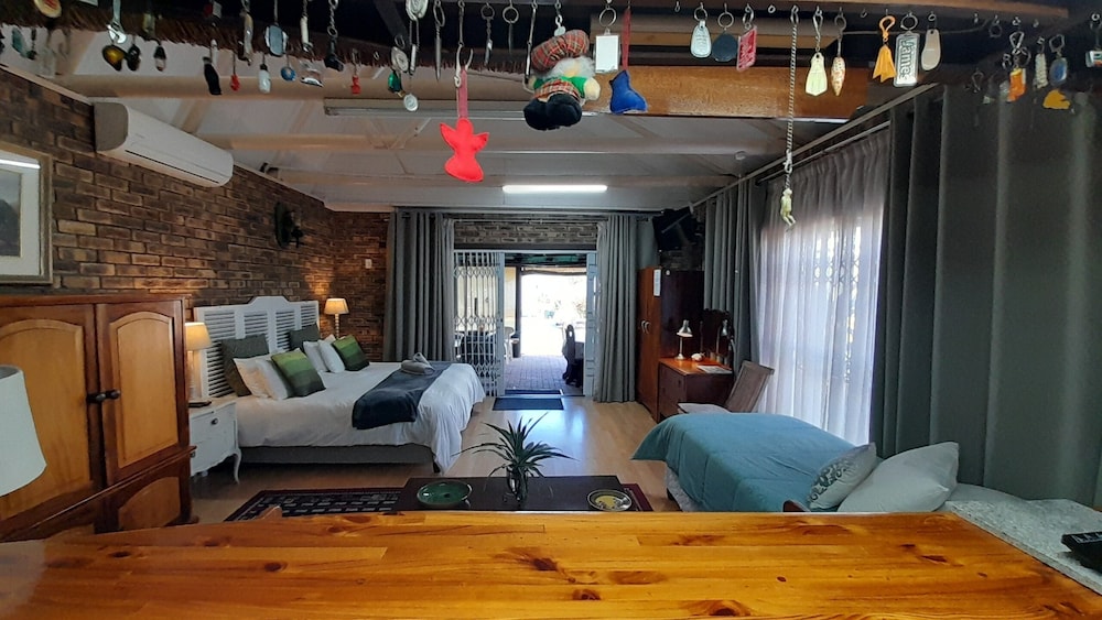 Bachelor Flat photo 1