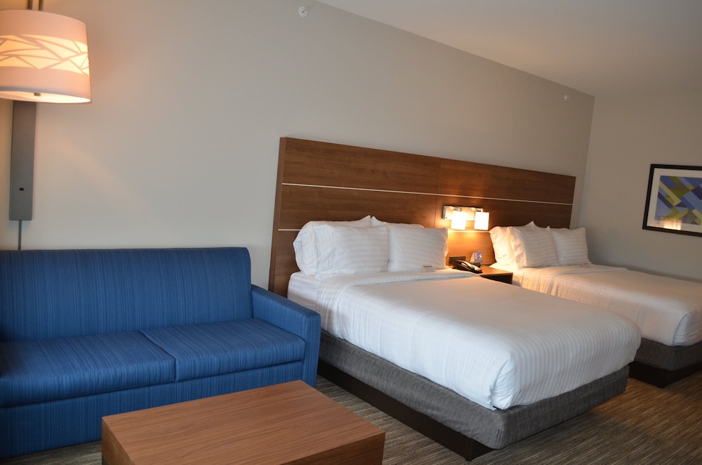 Holiday Inn Express & Suites - Charlotte NE - University Area by IHG, Photo 2