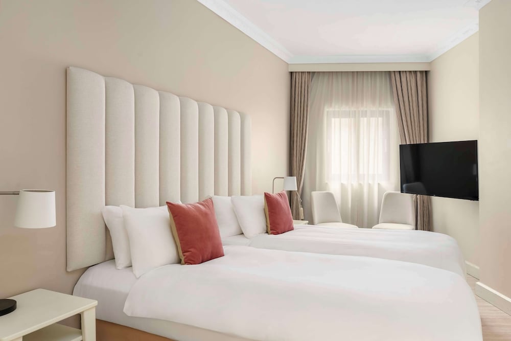 Luxury Apartment, 2 Bedrooms, Pool View photo 3