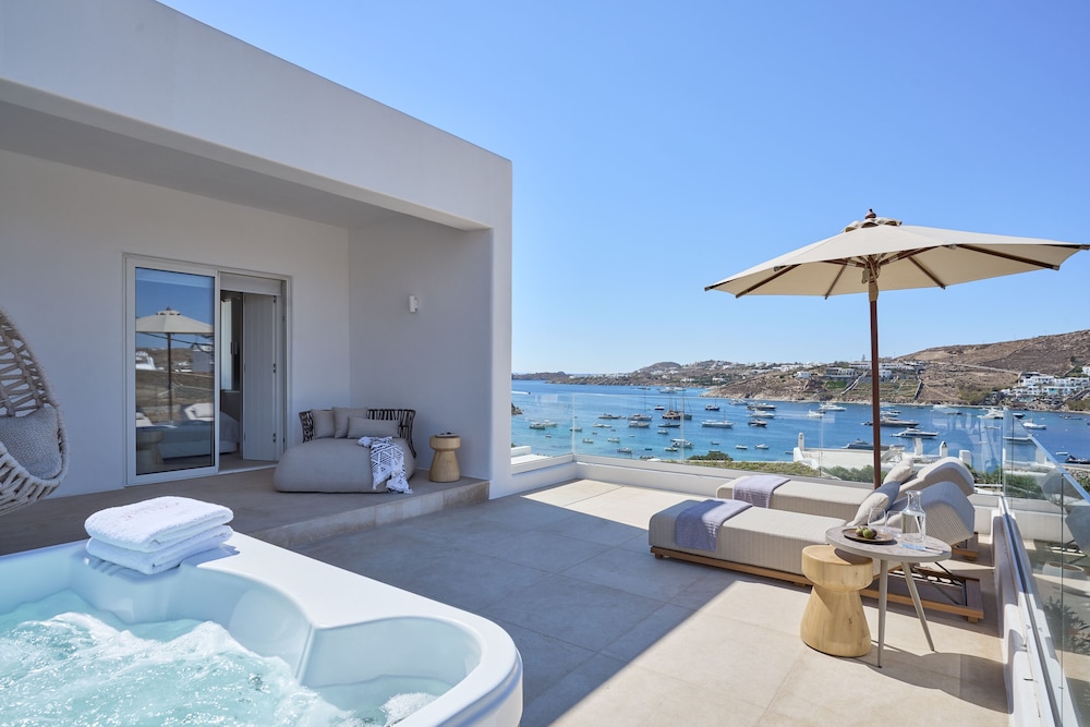 Panoramic Double Sea View Room with Outdoor Jacuzzi - Photo 7