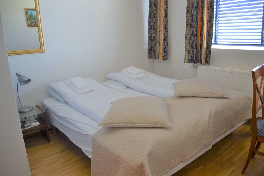 Standard Double or Twin Room, Private Bathroom photo 3