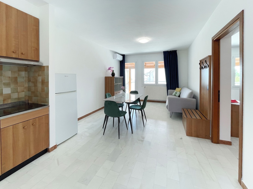 Superior Apartment, Park View photo 3