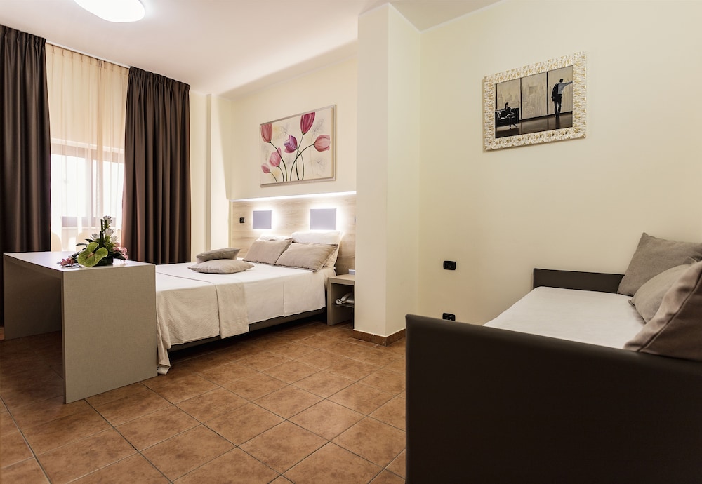 Standard Double Room, 1 Double Bed - Photo 3