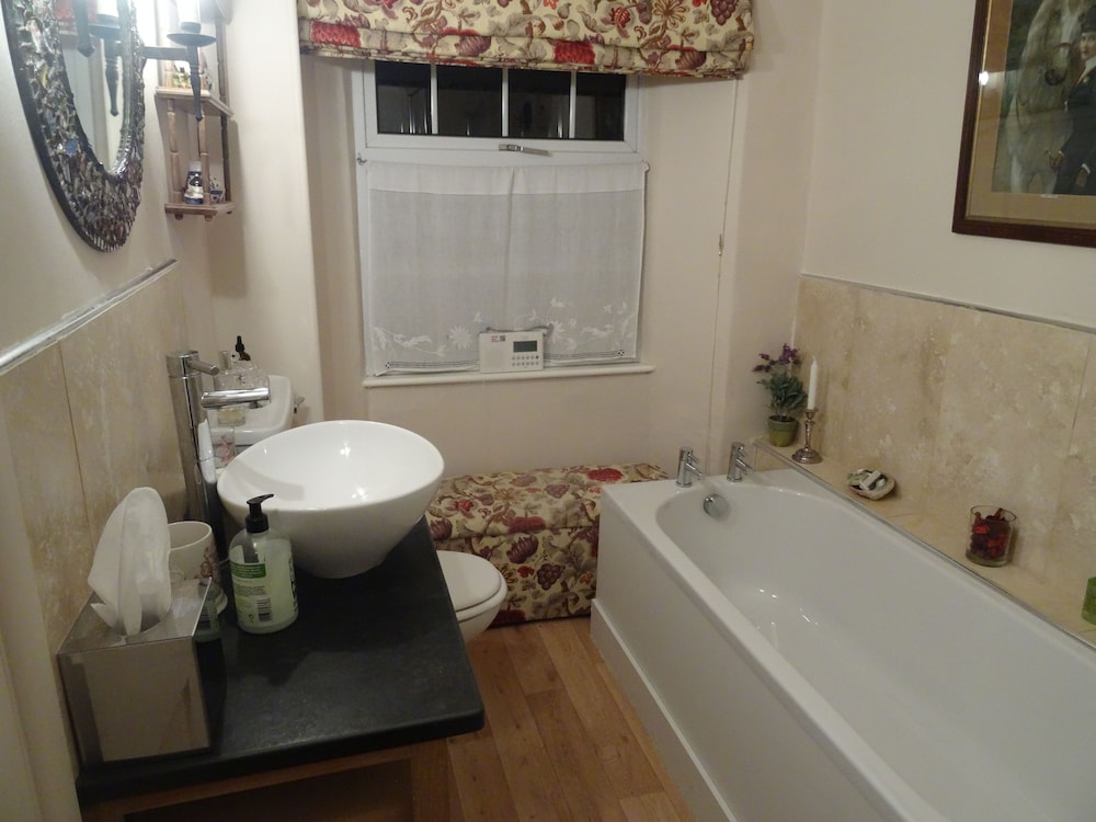 Twin Room, Private Bathroom photo 3