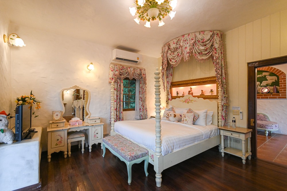 Pool Villa Suite photo 3