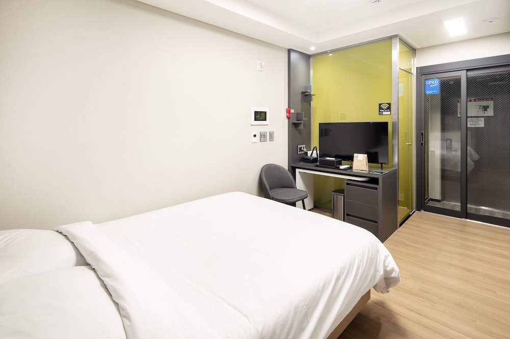 Standard Double Room, Terrace (Netflix available) - Photo 5
