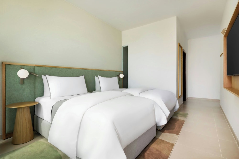 Deluxe Room, 2 Twin Beds, Balcony, Resort View - Photo 3