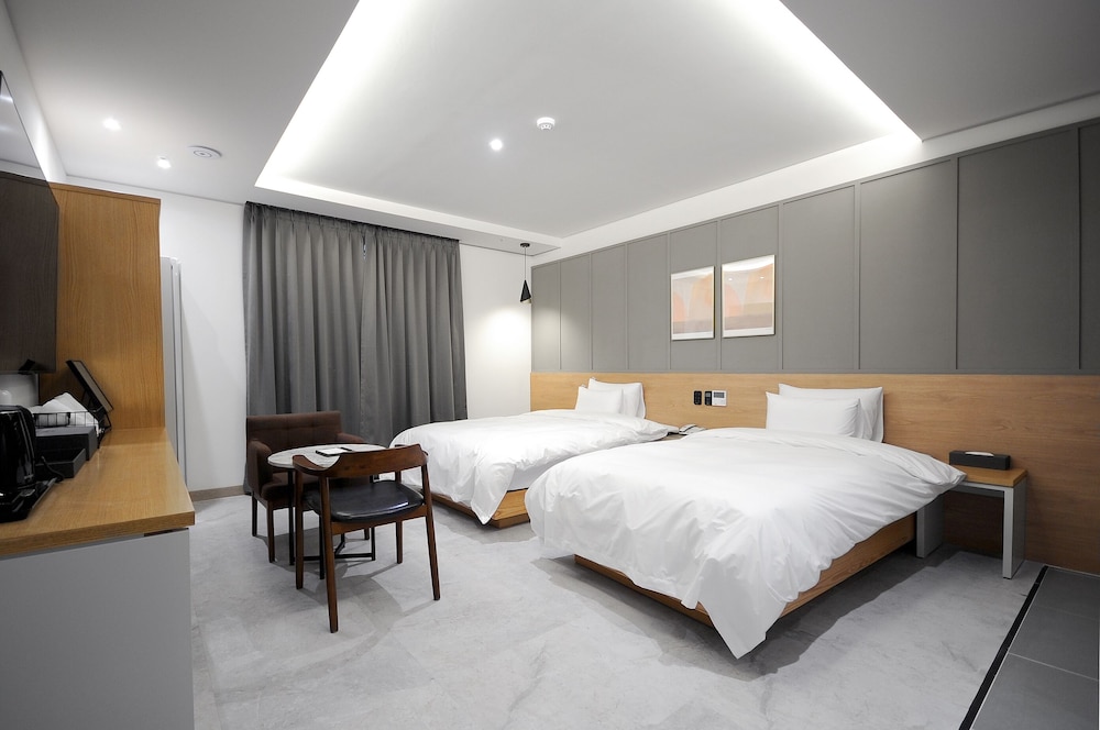 Deluxe Twin Room - Photo 1