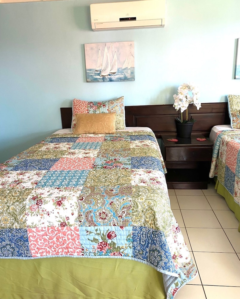 Basic Villa, Multiple Beds, Partial Ocean View