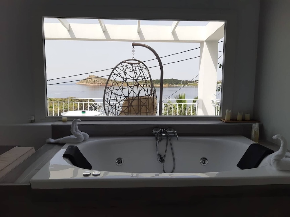 Suite, Sea View - Photo 8
