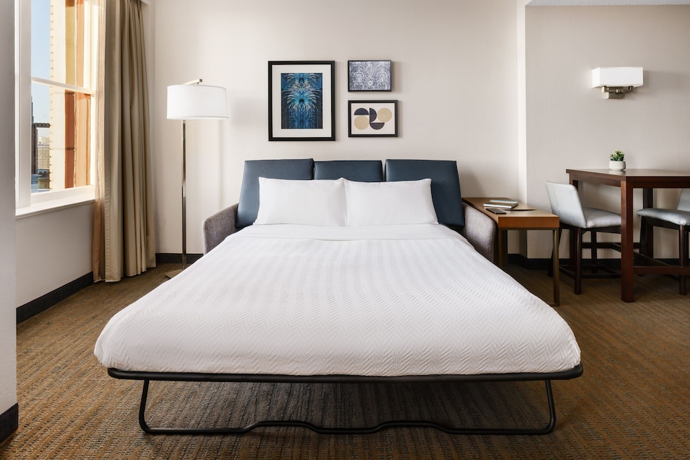 Suite, 1 Bedroom - Photo 4