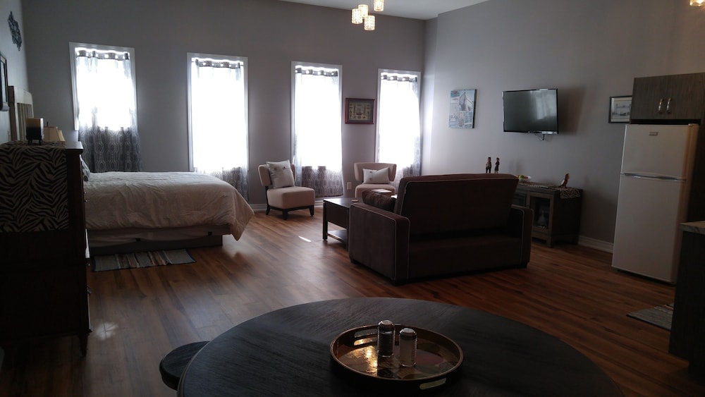 Studio Suite 7 photo 1