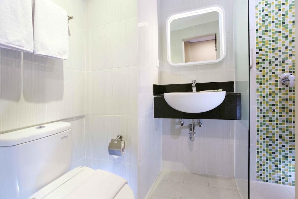 Zest Twin Room photo 3