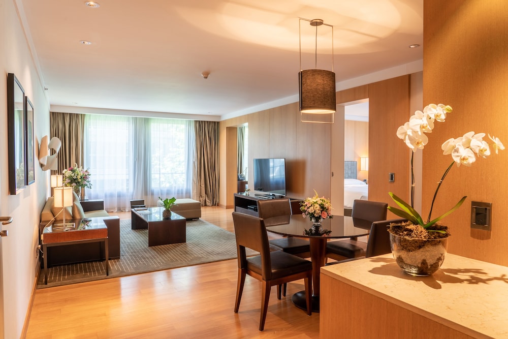 Park, Executive Suite