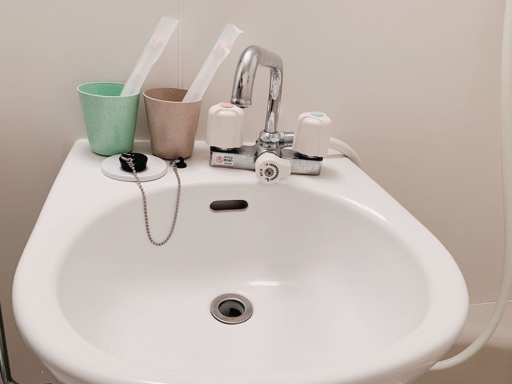 Business Twin Room, Private Bathroom (401) photo 3