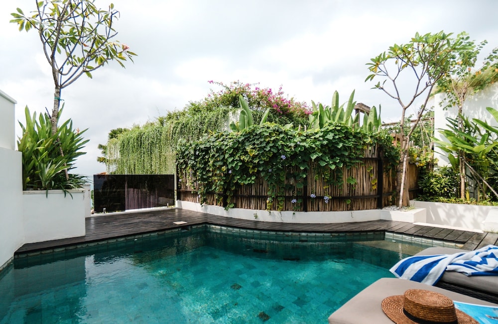 Suite with Swimming Pool photo 3