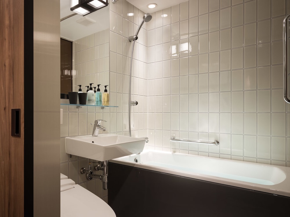 Moderate Double Room (Basement) photo 3