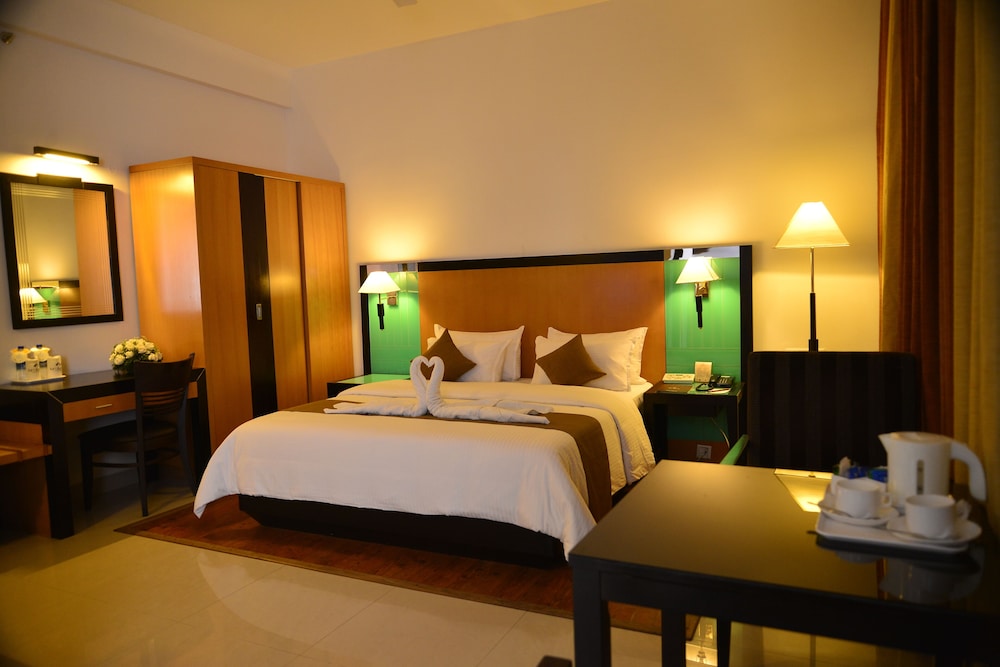 Suite - Photo 1