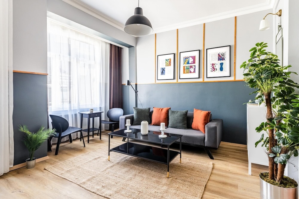 Apartment photo 1