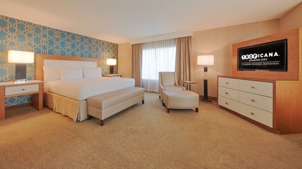 HAVANA OCEAN VIEW EXECUTIVE ROOM 1 KING NON-SMOKING - Photo 1
