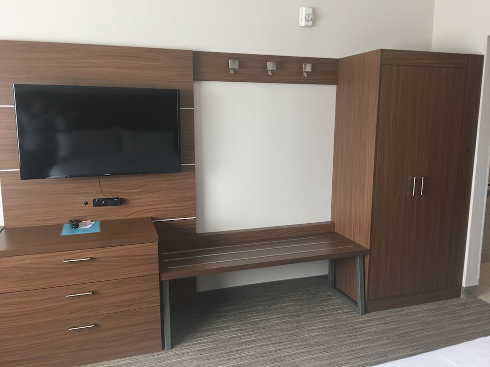 Suite, Multiple Beds photo 2